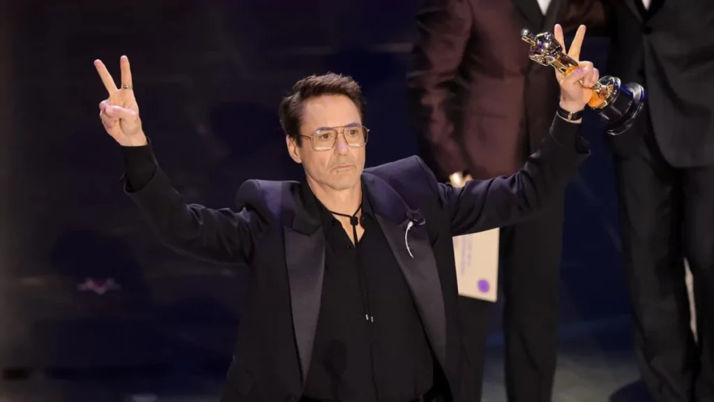 Robert Downey Jr won the Best Supporting Actor Award