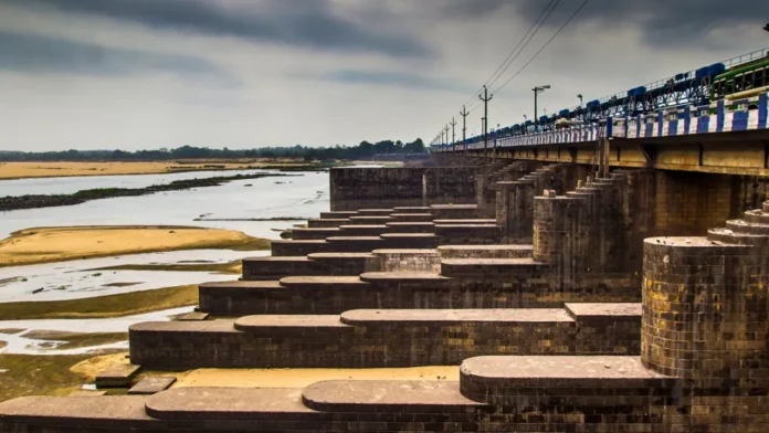 Birders at Durgapur Barrage record trends.