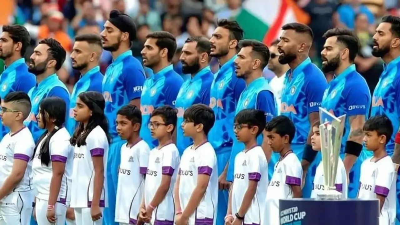 Why Cricketers Enter the Field Holding Kids’ Hands: History, Meaning, and When It Began