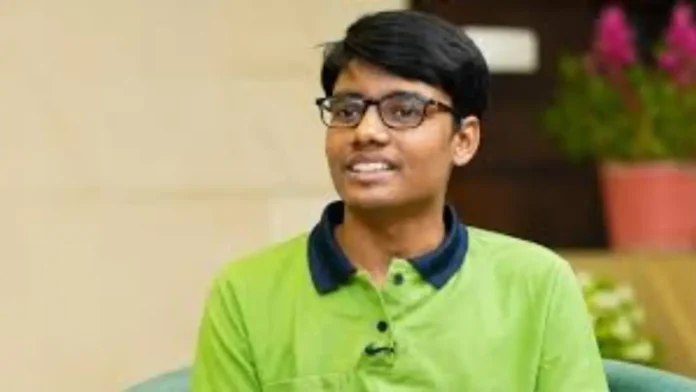 JEE Advanced 2026 Topper Shubham Kumar: How Dedication, Discipline and Consistency Led Him to AIR 1