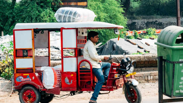 'Can Kill People': Chinese App Lets Pranksters Shut Down E-Rickshaws Mid-Road, Sparking Safety Alarm